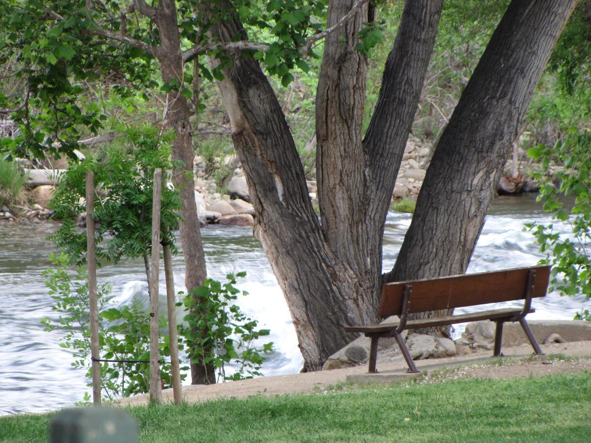 קרנוויל Kern Riverfront Lodge מראה חיצוני תמונה